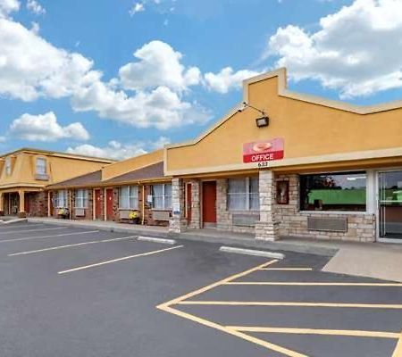Econo Lodge Erlanger Eksteriør bilde